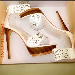 White dress heels brand new never worn